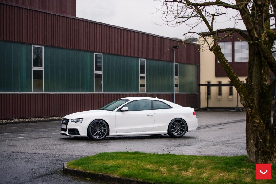  Audi RS5 Coupe on Vossen Wheels (CVT) 2017 года  (фото 12 из 26)